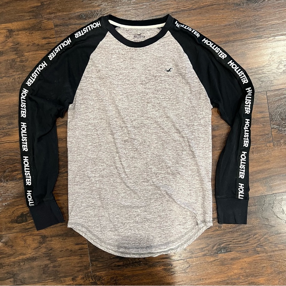 Hollister long-sleeve t-shirt - small